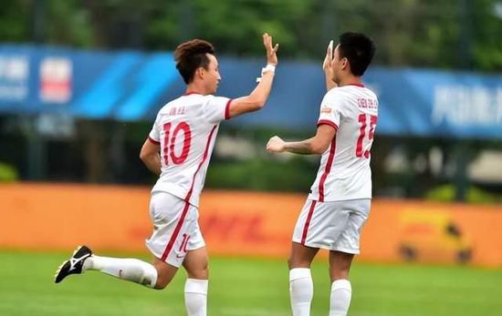 全场比赛结束，荷兰6-0直布罗陀！